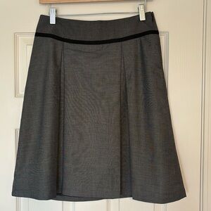 The Limited Collection skirt size small